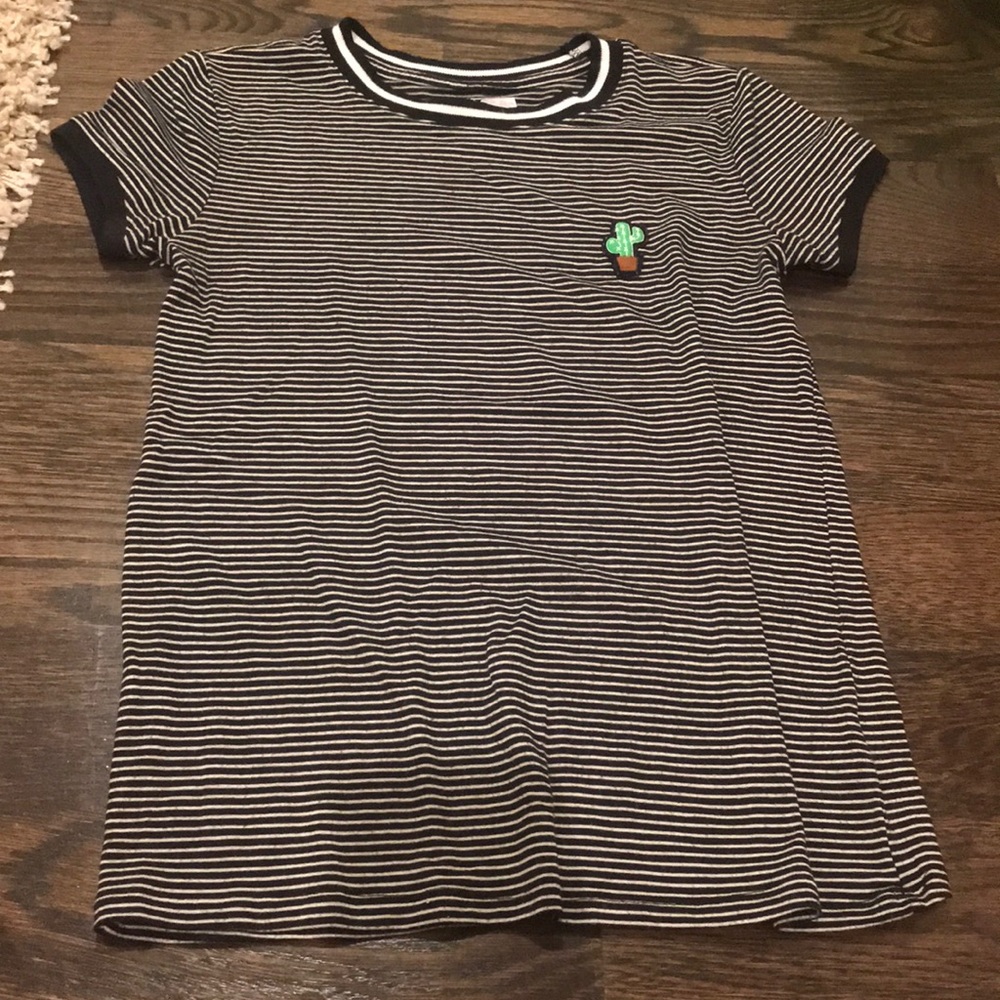 Black and white striped junior girl t-shirt